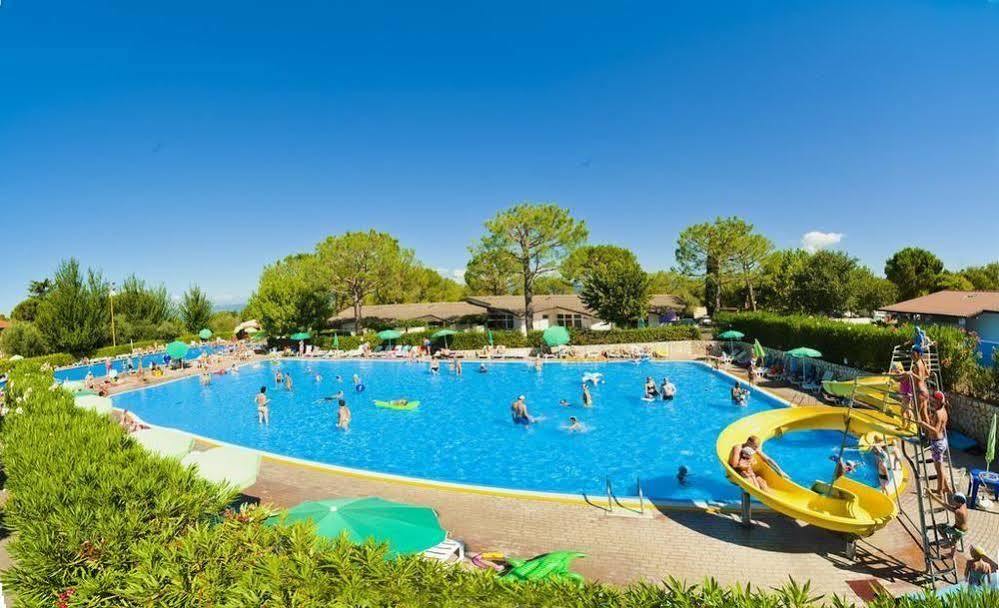 Campsite Happy Camp Mobile Homes In Cisano San Vito Bardolino