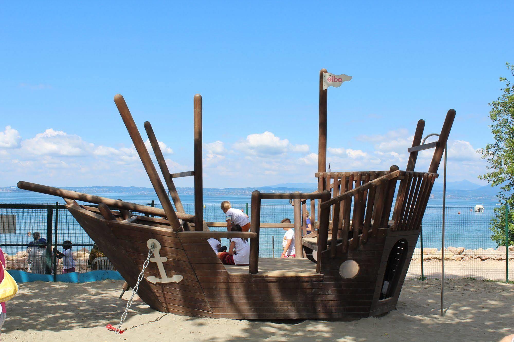 Happy Camp Mobile Homes In Cisano San Vito Campeggio 4*