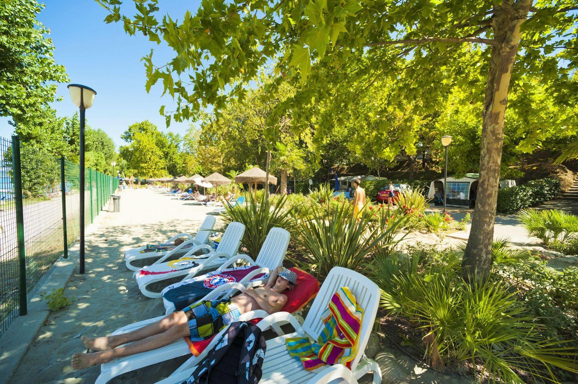 Happy Camp Mobile Homes In Cisano San Vito Campsite Bardolino
