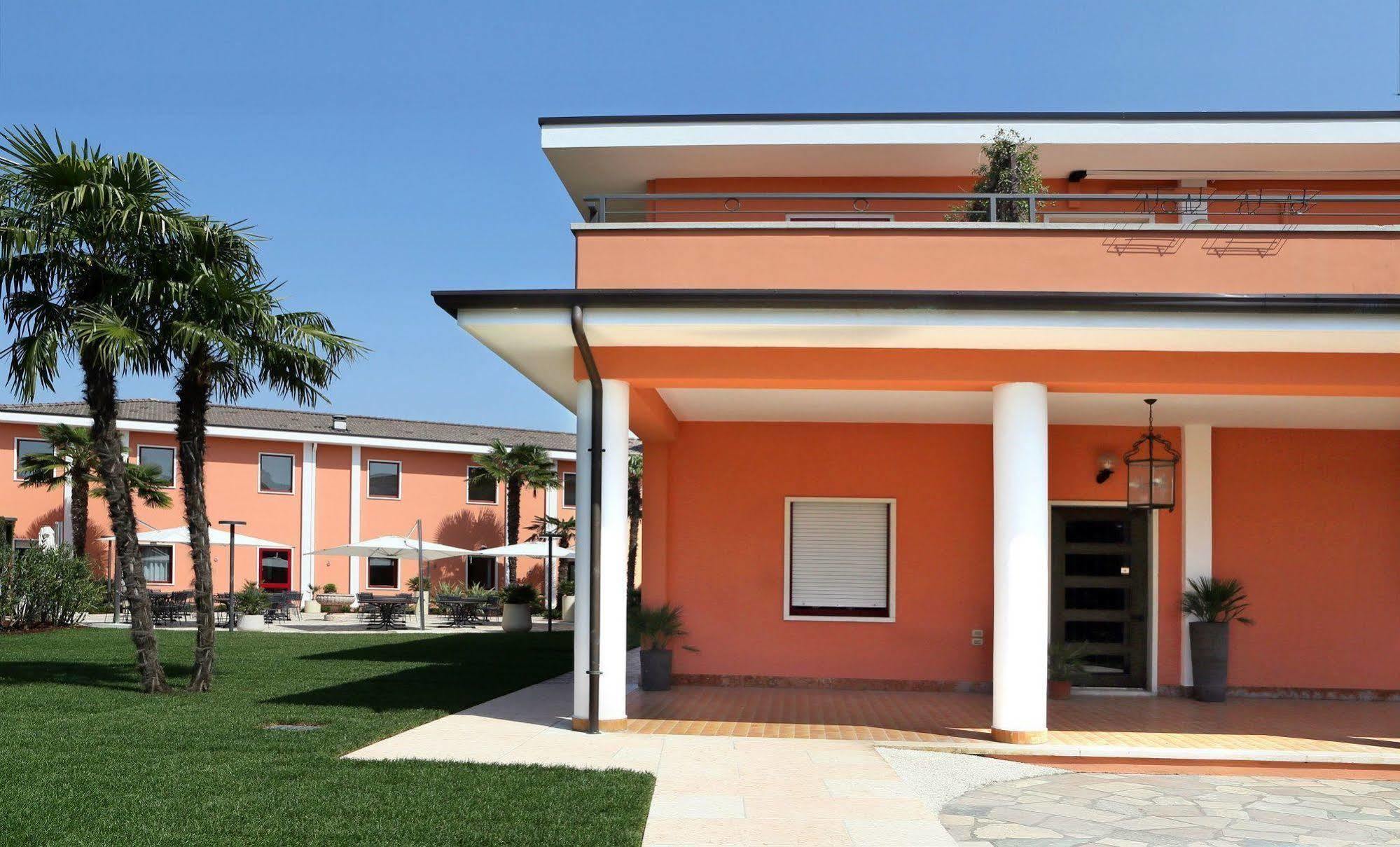 Veronello Hotel 3*