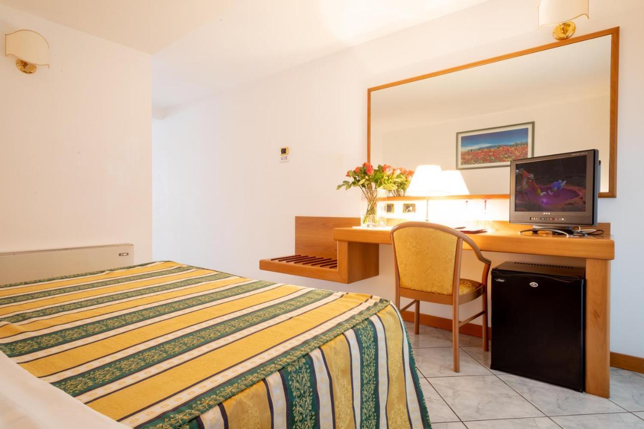 Capri Hotel 3*