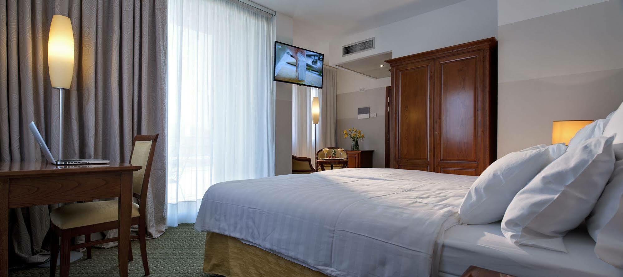 Palace San Pietro 4*