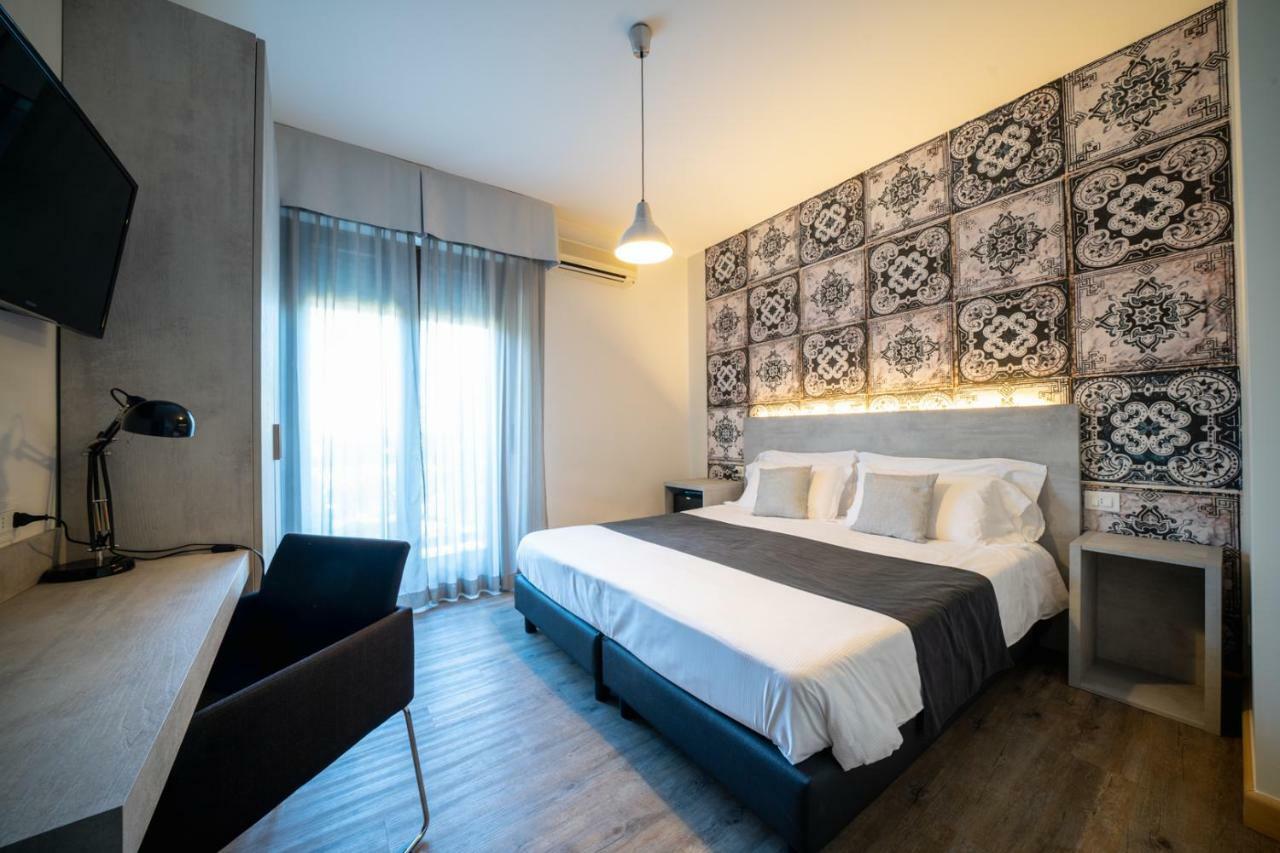 Hotel B