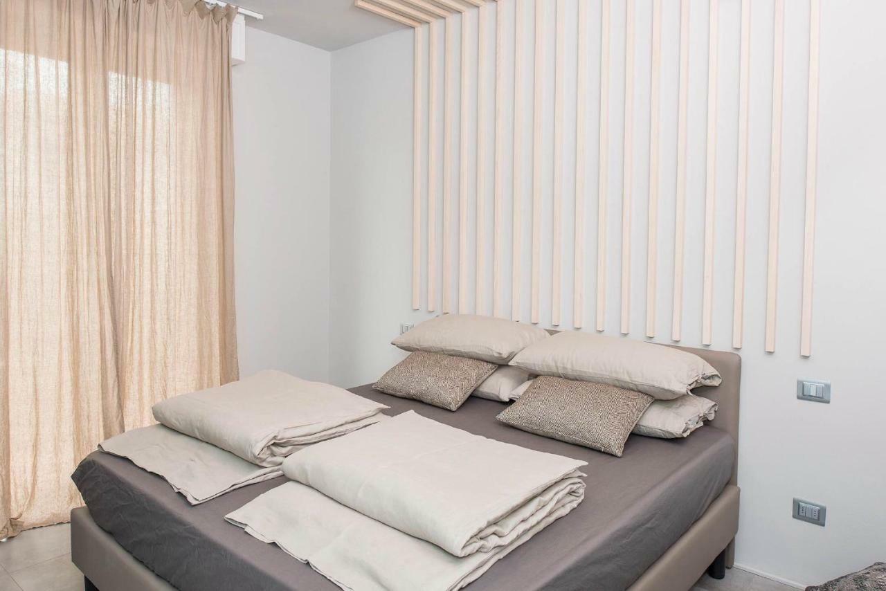 Flat Apartment *