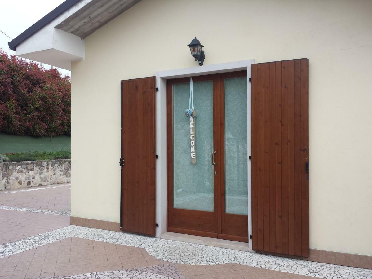 Con Giardino A Cisano Di Apartament *