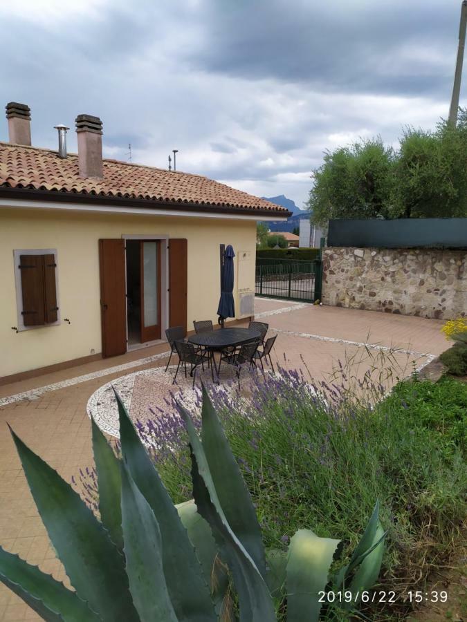Con Giardino A Cisano Di Apartament *