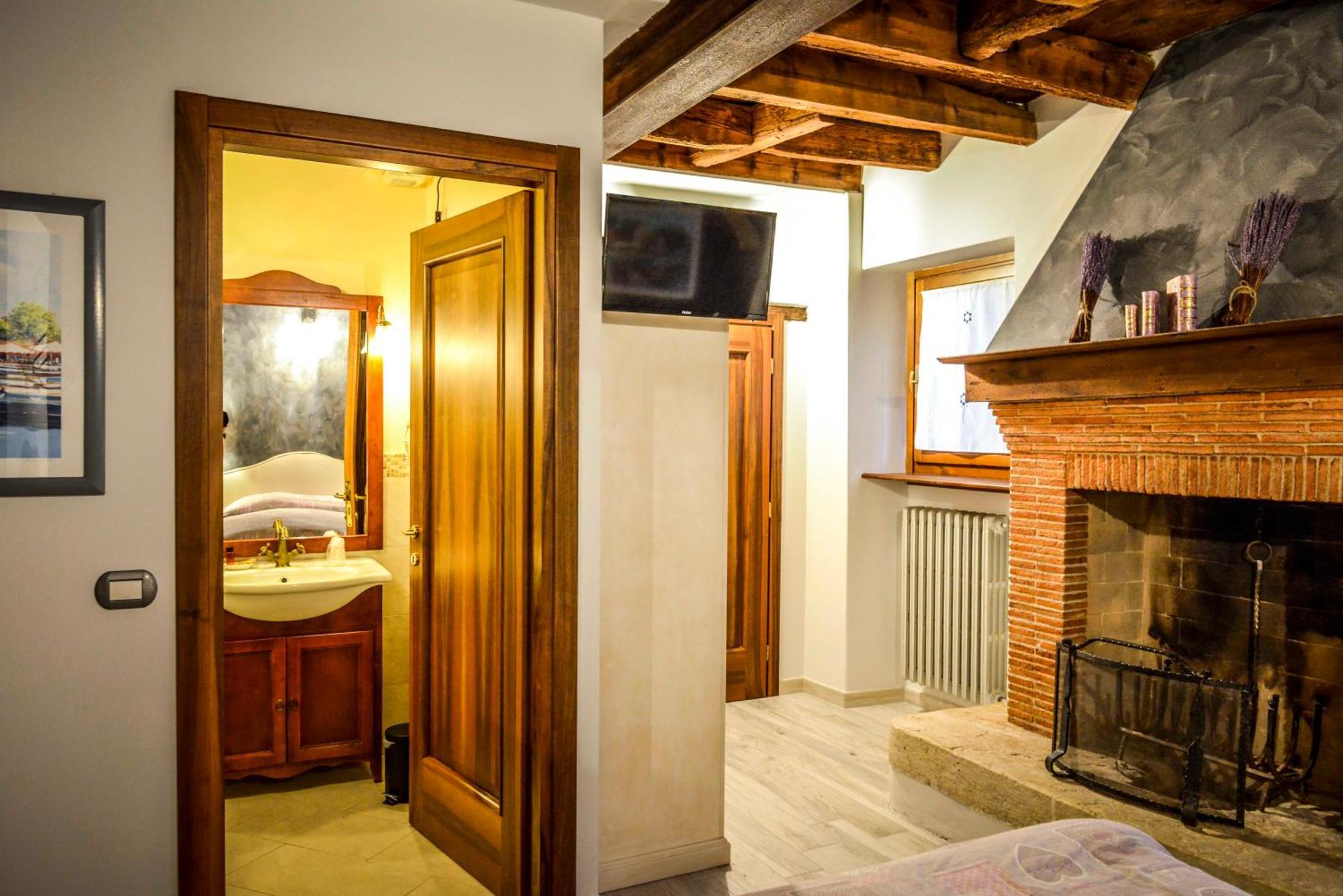 Farm stay Borgo Di Calmasino *