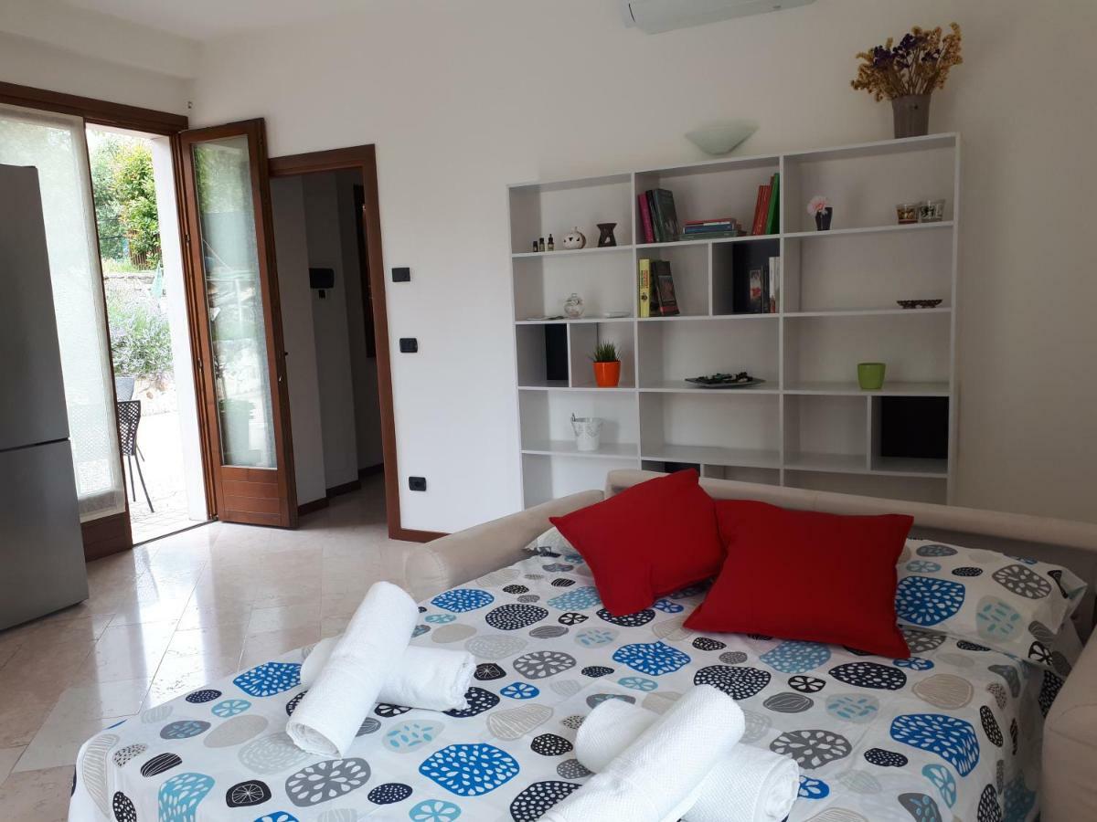 Con Giardino A Cisano Di Apartament