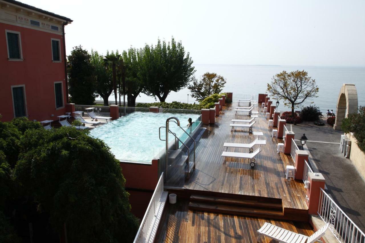 Riviera Hotel 3*