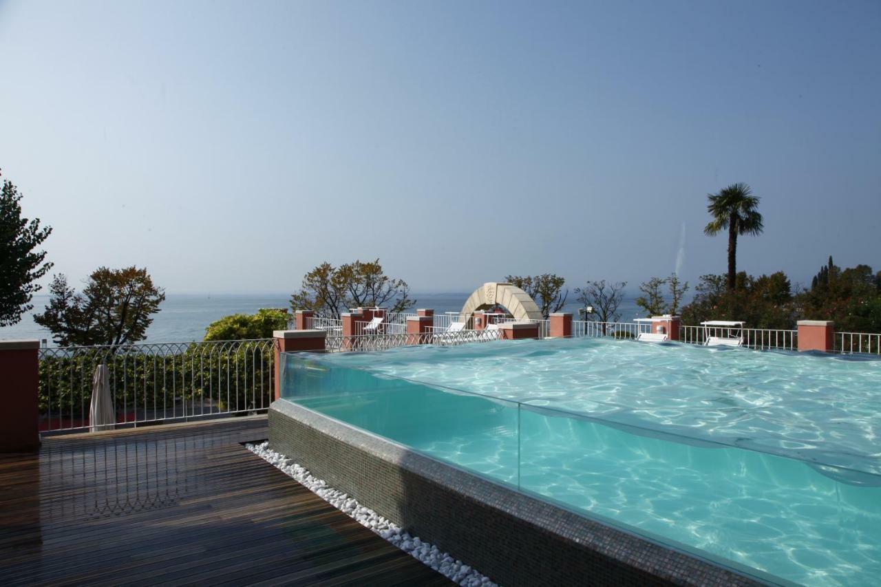 Riviera Hotel