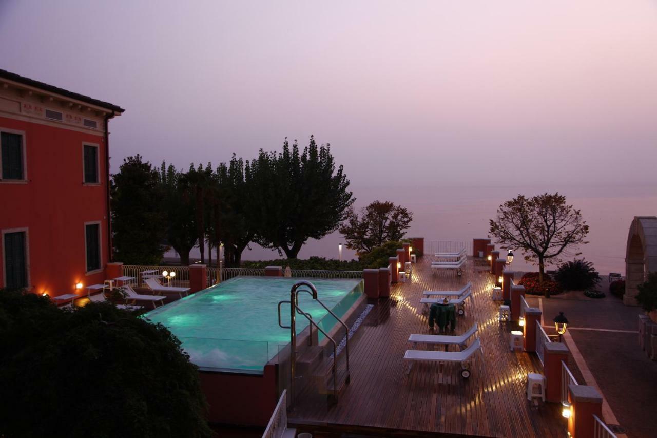 Riviera Hotel 3*