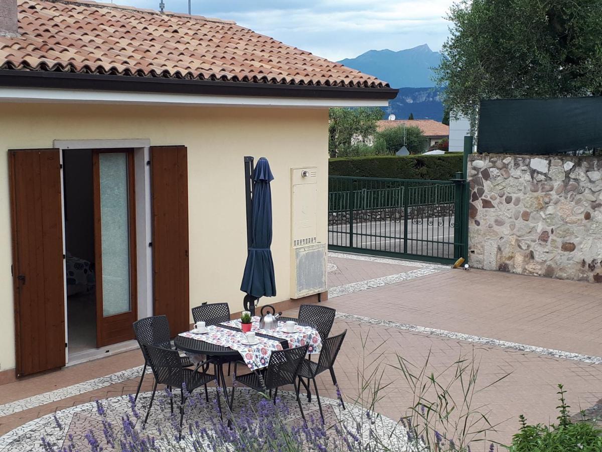Con Giardino A Cisano Di Apartament *