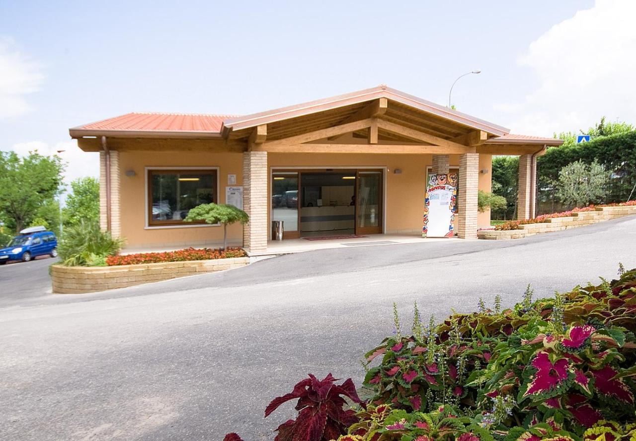 Happy Camp Mobile Homes In Cisano San Vito 4*
