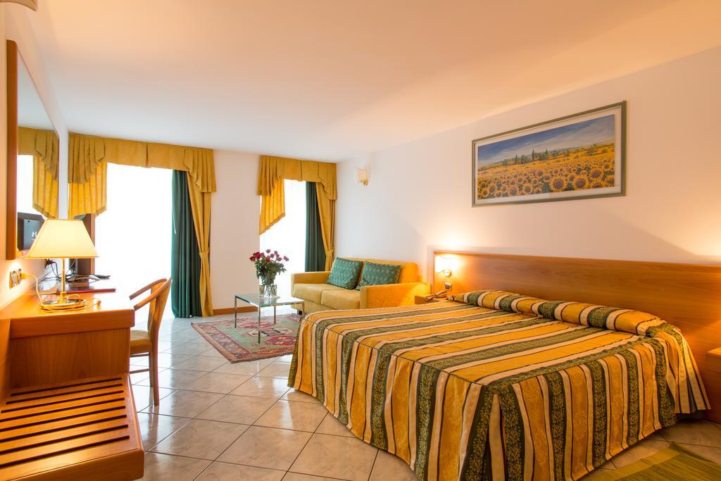 Hotel Capri 3*