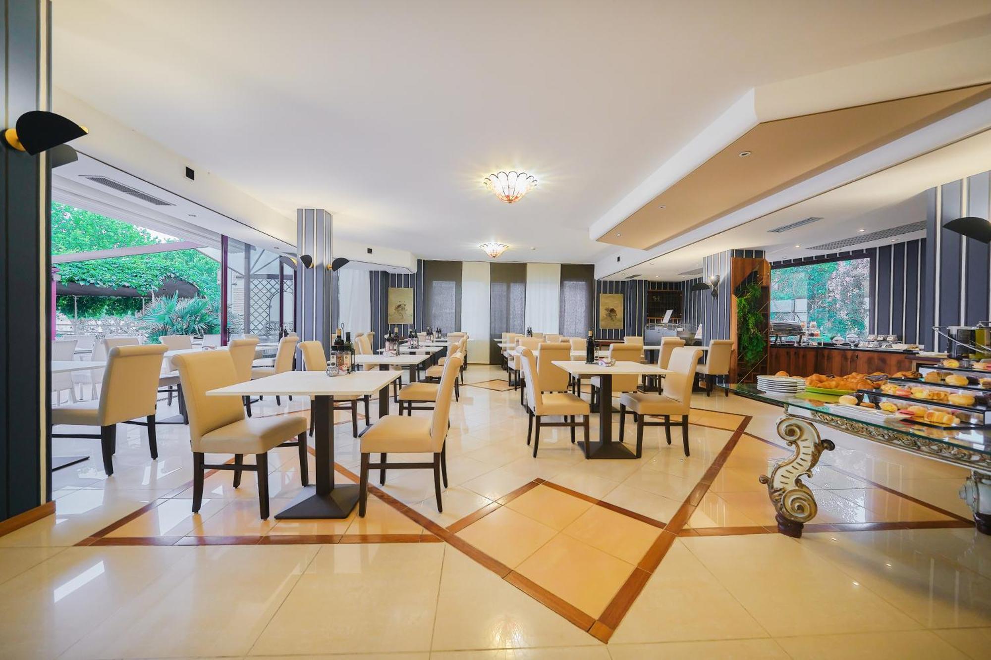 Hotel Kriss Internazionale 4*