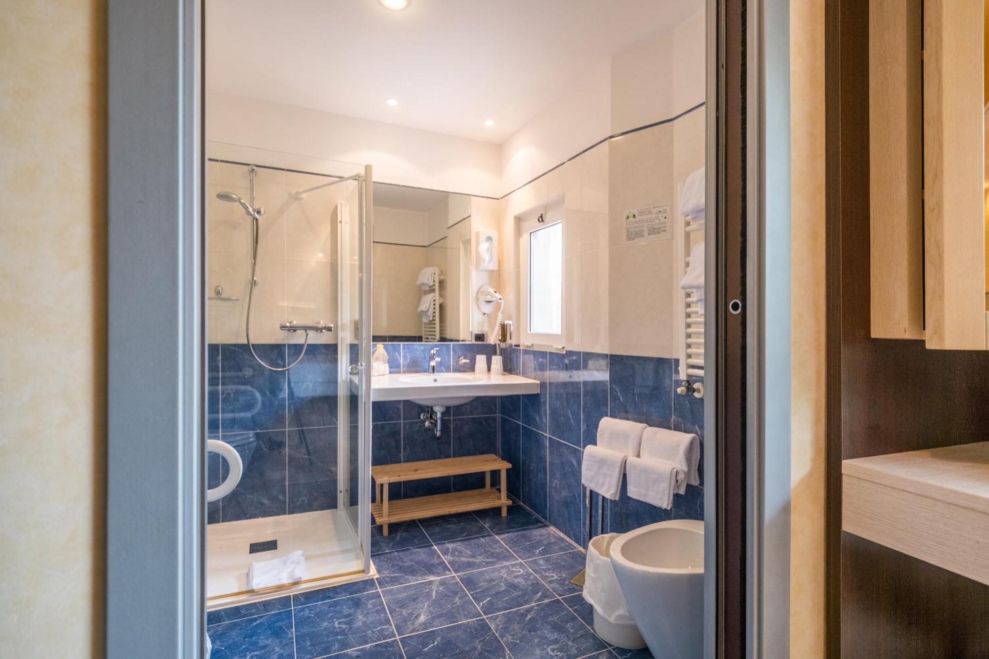 Kriss Internazionale Hotel 4*