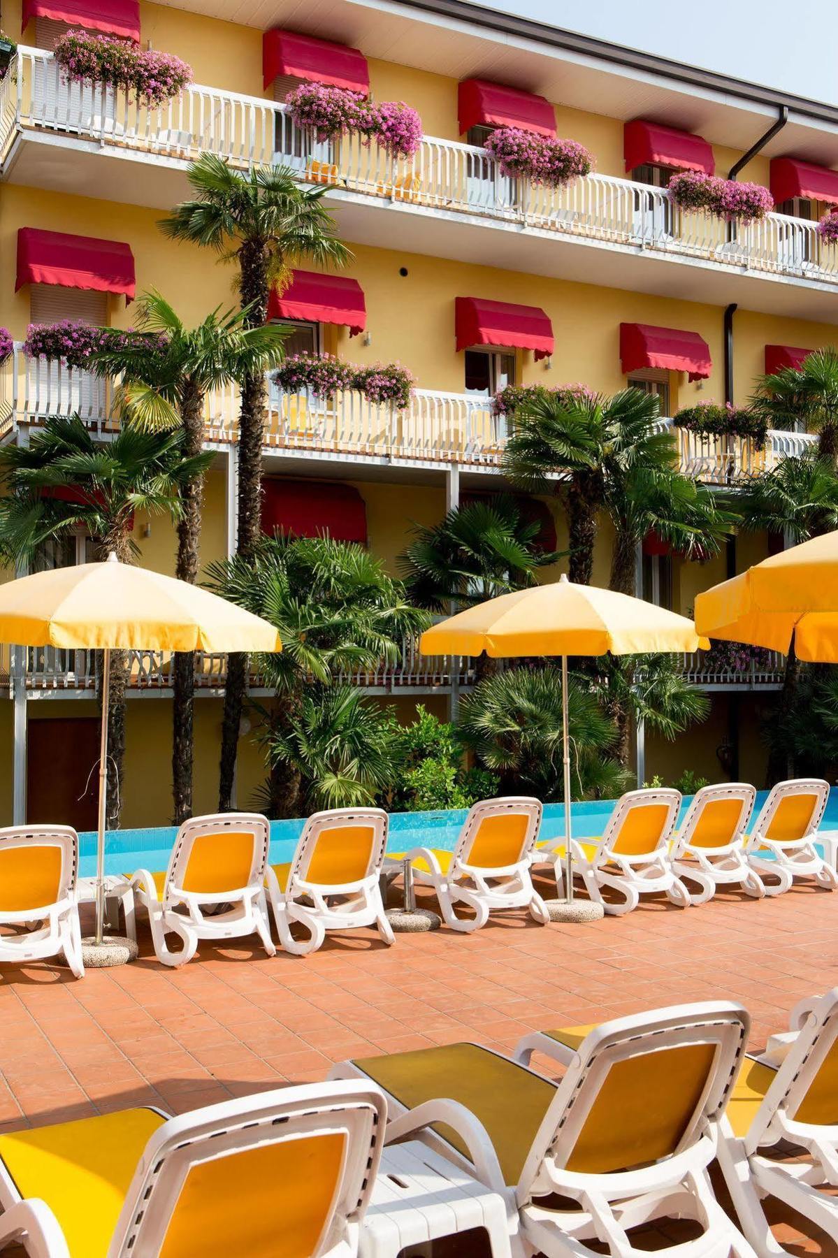 Capri Hotel 3*