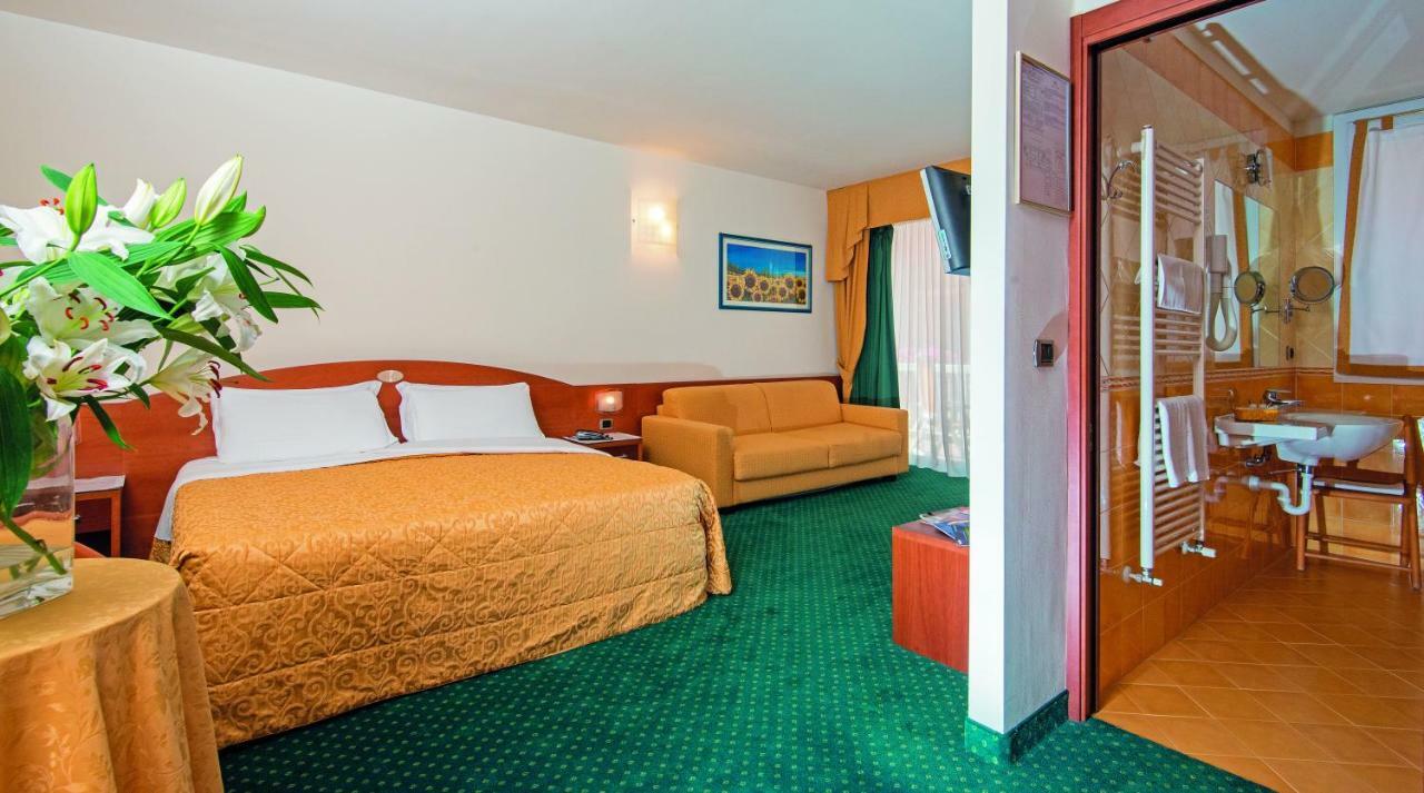 Hotel Capri 3*